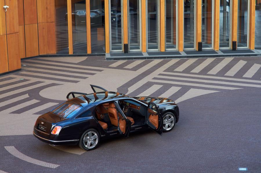  Bentley Mulsanne 2010 года  (фото 46 из 262)